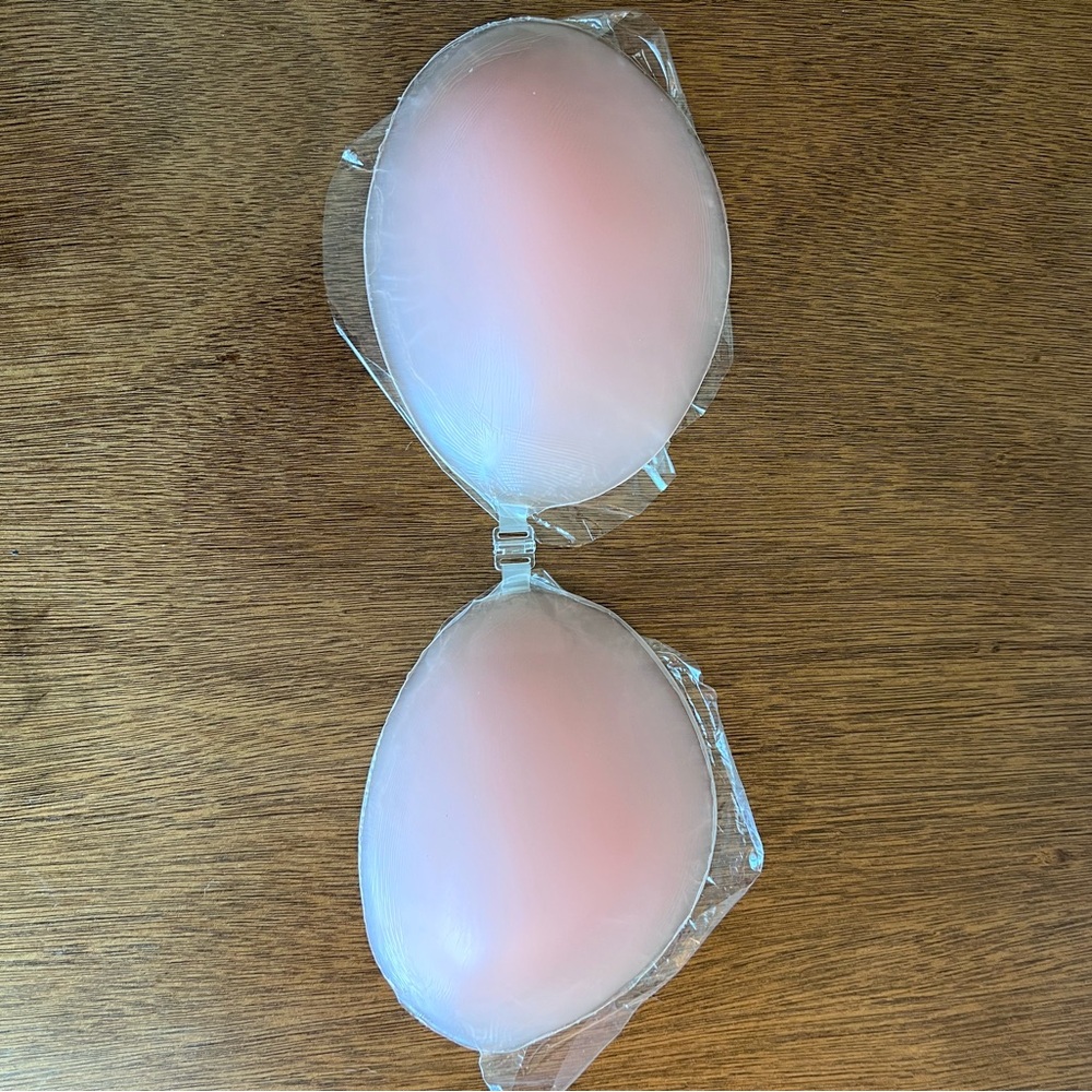 Silicone Adhesive Strapless Open Back Bra in Pink